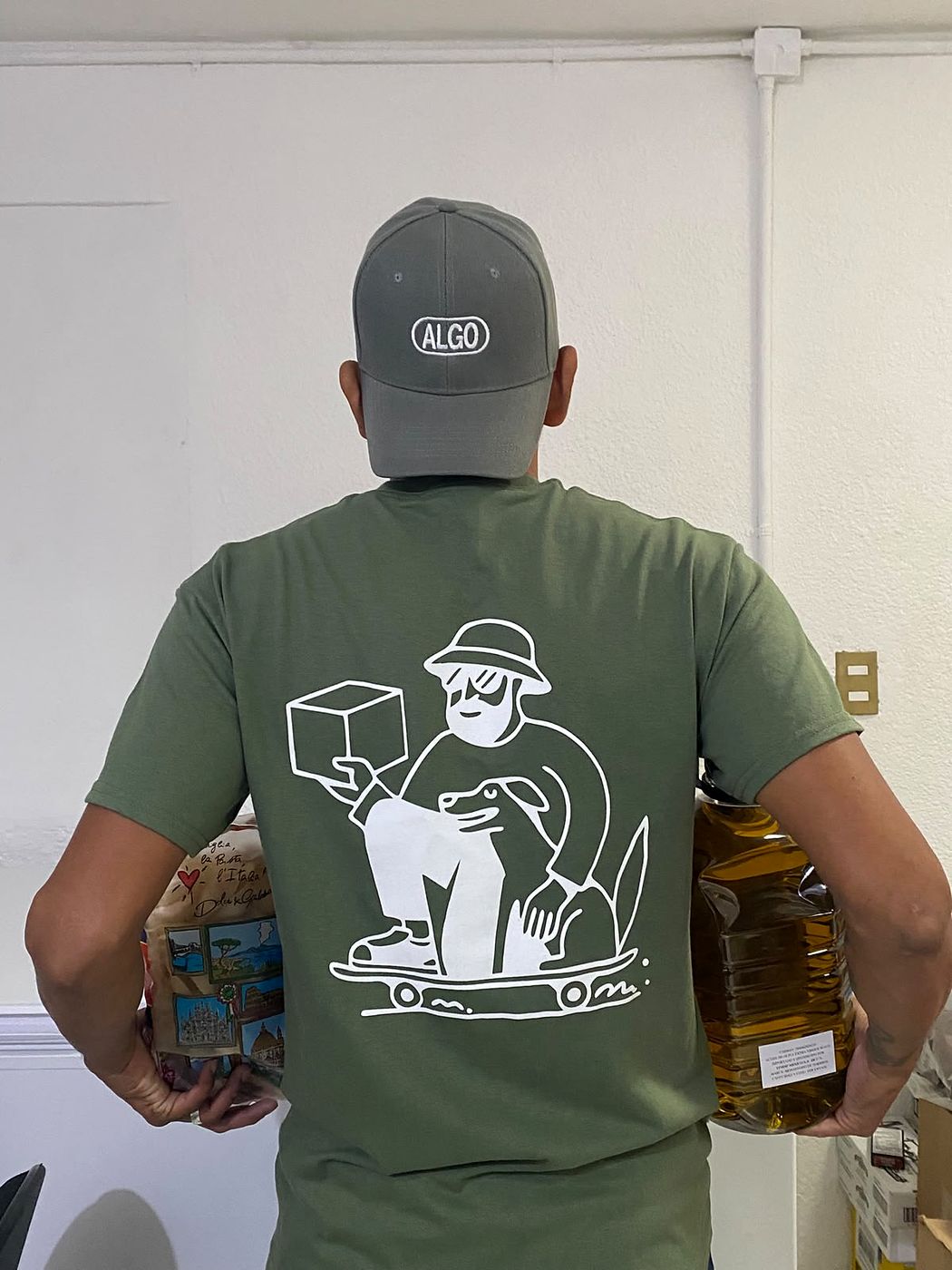 Uniforme: playera y gorra